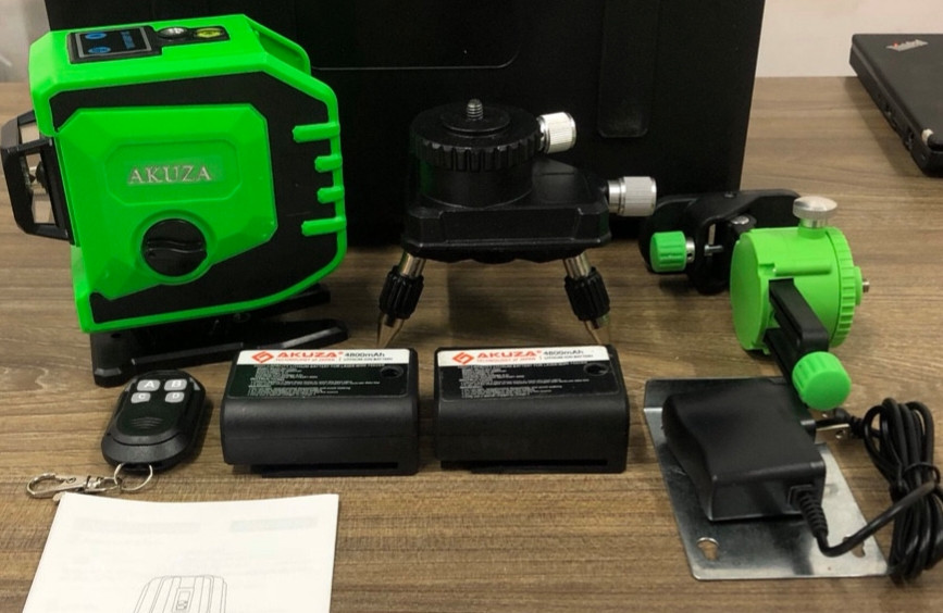 Máy cân bằng laser Akuza 12 tia